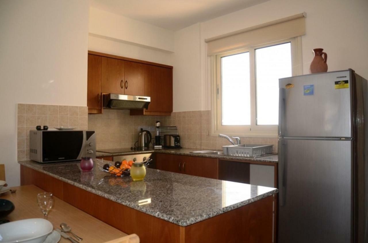 Vanessa 2 Bedroom Apartment Paphos Exterior photo