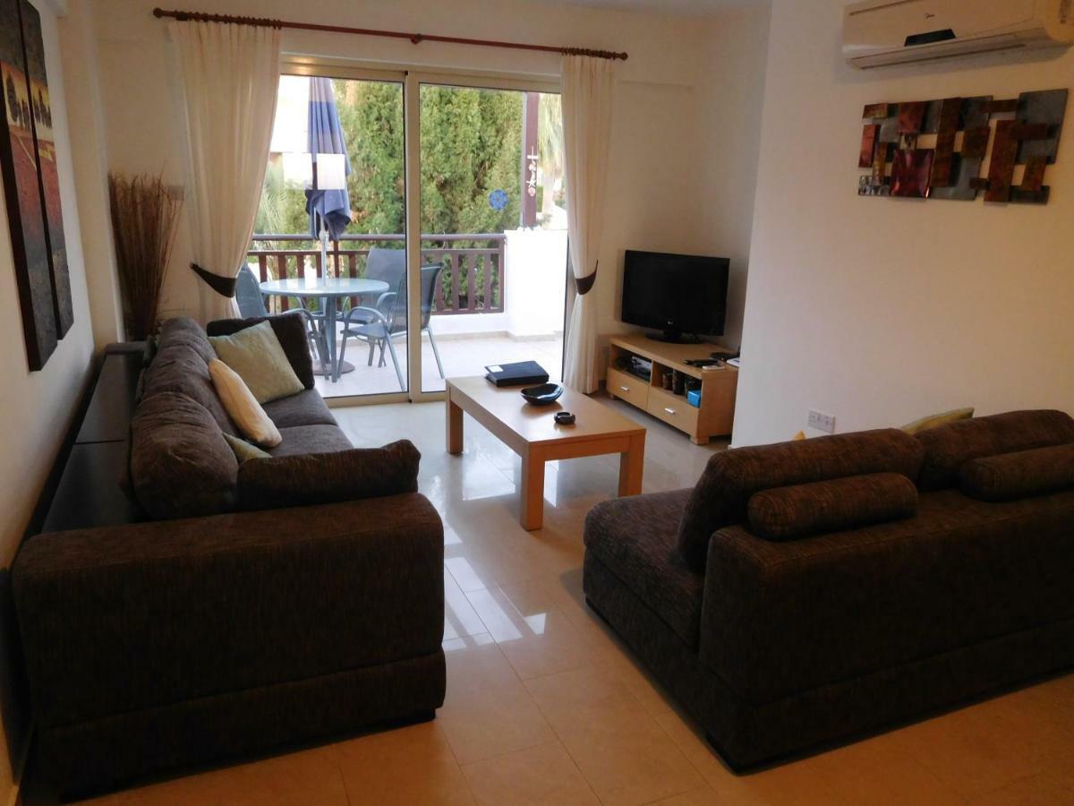 Vanessa 2 Bedroom Apartment Paphos Exterior photo
